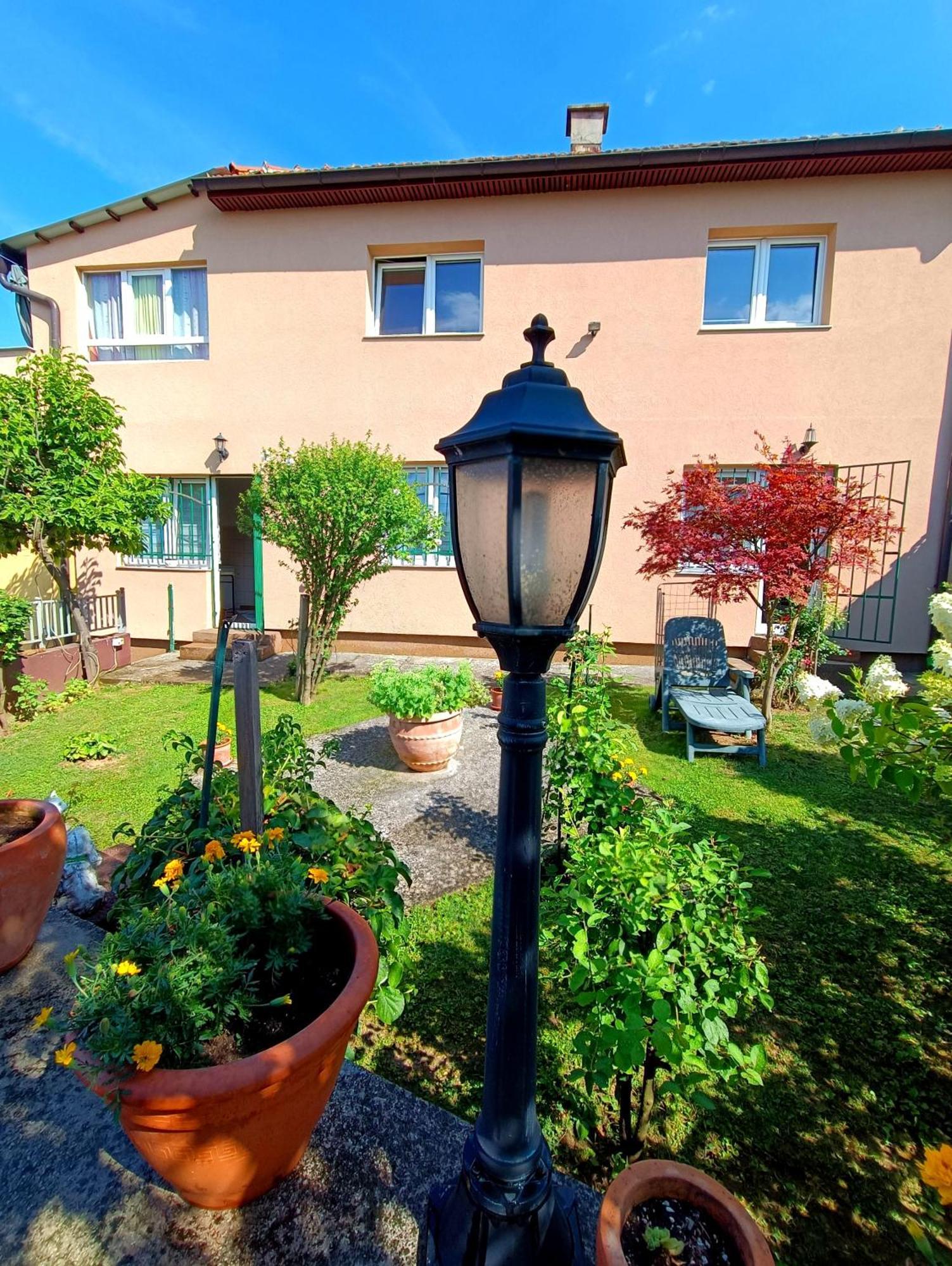 Ferienwohnung Garden Free Parking SJJ Zimmer foto
